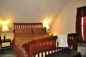 315 Pine St, Belding, MI 48809 photo 6