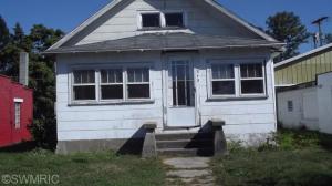 213 E Main St, Edmore, MI 48829 photo 1