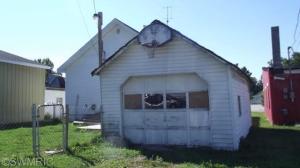 213 E Main St, Edmore, MI 48829 photo 2
