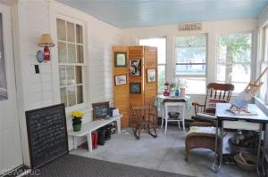 525 White Pigeon St, Constantine, MI 49042 photo 3