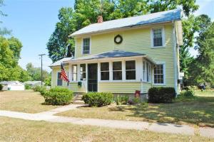 525 White Pigeon St, Constantine, MI 49042 photo 1