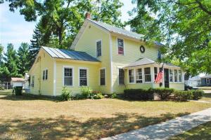 525 White Pigeon St, Constantine, MI 49042 photo 2