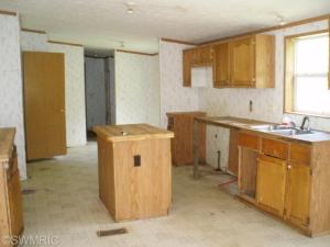 500 Riverview Rd, Lawrence, MI 49064 photo 3
