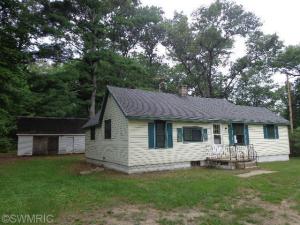 2991 S Elm Ave, White Cloud, MI 49349 photo 2