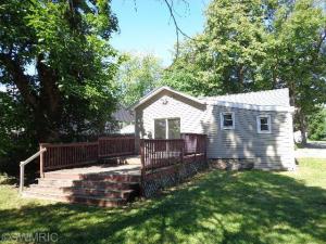 606 E Walker St, Saint Johns, MI 48879 photo 3