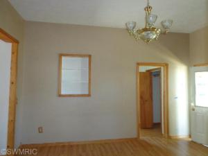 606 E Walker St, Saint Johns, MI 48879 photo 16
