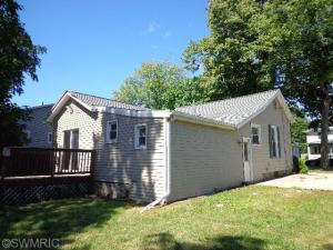 606 E Walker St, Saint Johns, MI 48879 photo 4