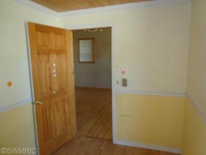 606 E Walker St, Saint Johns, MI 48879 photo 10