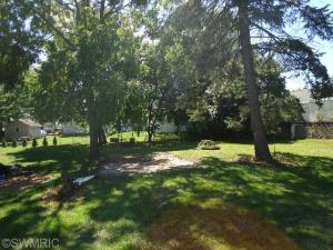 606 E Walker St, Saint Johns, MI 48879 photo 5