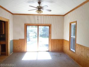 606 E Walker St, Saint Johns, MI 48879 photo 8