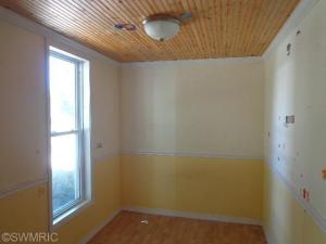 606 E Walker St, Saint Johns, MI 48879 photo 11