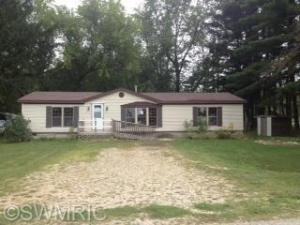 351 E Main St, Mecosta, MI 49332 photo 1