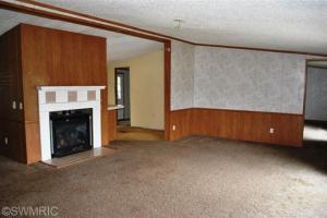 351 E Main St, Mecosta, MI 49332 photo 4