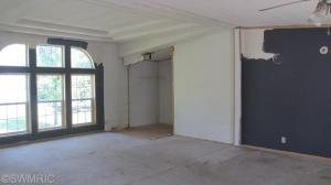 124 S Vine St, Stanton, MI 48888 photo 5