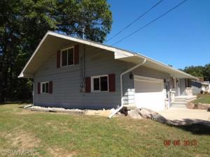 2053 E 95th St, Newaygo, MI 49337 photo 2