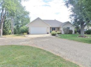 22661 Davis Dr, Three Rivers, MI 49093 photo 3