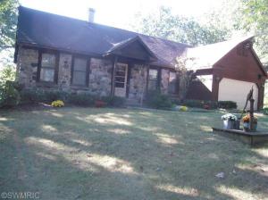 10268 Foreman St SE, Ada, MI 49301 photo 2