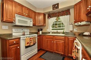 719 Allison Dr, Marshall, MI 49068 photo 6