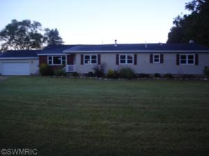 755 109th Ave, Plainwell, MI 49080 photo 1