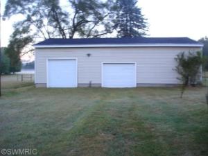 755 109th Ave, Plainwell, MI 49080 photo 2