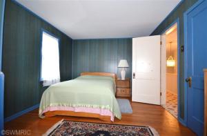 439 E Savidge St, Spring Lake, MI 49456 photo 8