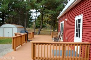 1837 E Monroe, White Cloud, MI 49349 photo 3