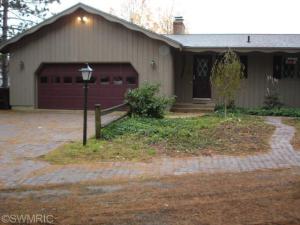320 S Third Ave, Big Rapids, MI 49307 photo 4