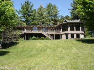 320 S Third Ave, Big Rapids, MI 49307 photo 1