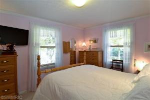 5 Walnut, Three Oaks, MI 49128 photo 5