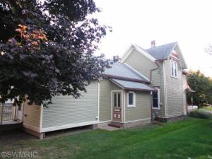 309 E State St, Saint Johns, MI 48879 photo 4