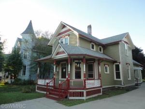 309 E State St, Saint Johns, MI 48879 photo 2