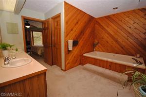 9205 28th St SE, Ada, MI 49301 photo 16