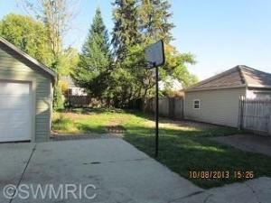 819 Eaton St, Jackson, MI 49202 photo 9