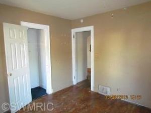 819 Eaton St, Jackson, MI 49202 photo 5