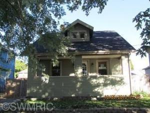 819 Eaton St, Jackson, MI 49202 photo 1