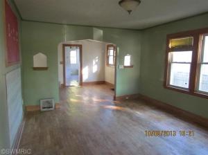 819 Eaton St, Jackson, MI 49202 photo 2