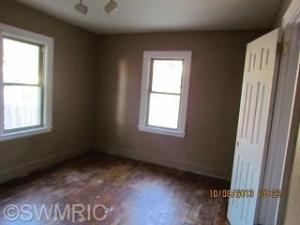 819 Eaton St, Jackson, MI 49202 photo 8