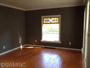 616 Elm St, Three Rivers, MI 49093 photo 3