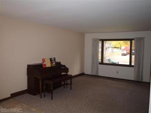 608 E Lewis St, Whitehall, MI 49461 photo 3