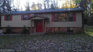124 Carl Dr NE, Ada, MI 49301 photo 2