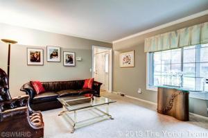 7677 Kirkwall Dr SE, Ada, MI 49301 photo 2