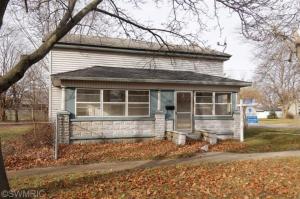 1101 Fourth St, Three Rivers, MI 49093 photo 2