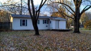 939 Charles St, Plainwell, MI 49080 photo 2