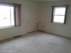 534 E Main St, Saranac, MI 48881 photo 8