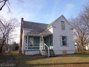 717 3rd Ave, Alma, MI 48801 photo 1