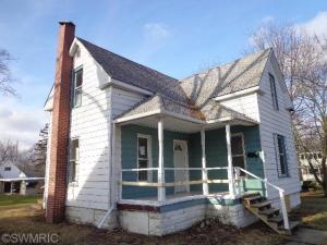 717 3rd Ave, Alma, MI 48801 photo 2