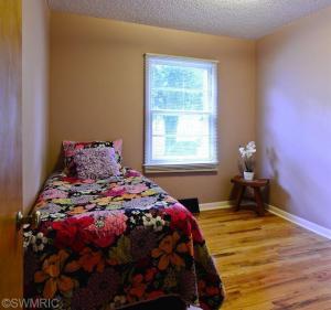 505 Brewer St, Marshall, MI 49068 photo 8