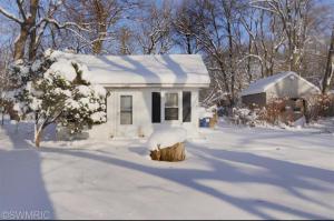 1309 103rd Ave, Plainwell, MI 49080 photo 2