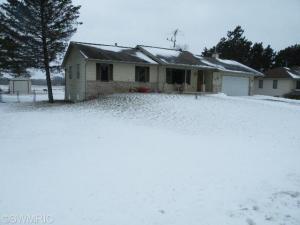 559 Forstrom Dr, Lowell, MI 49331 photo 1