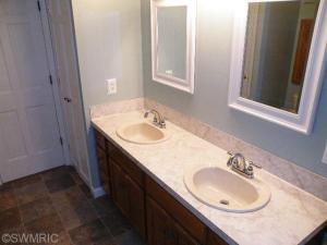 559 Forstrom Dr, Lowell, MI 49331 photo 10